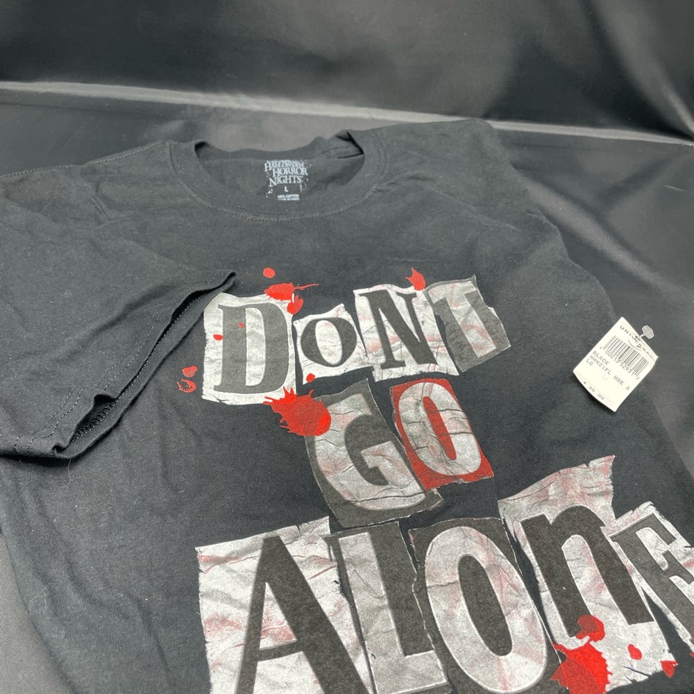 New Universal Studios Black Graphic T-Shirt - Halloween Horror Nights